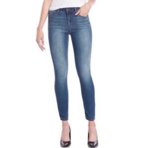 Tahari Medium Wash Roxanne Classic Skinny Jeans Size 28